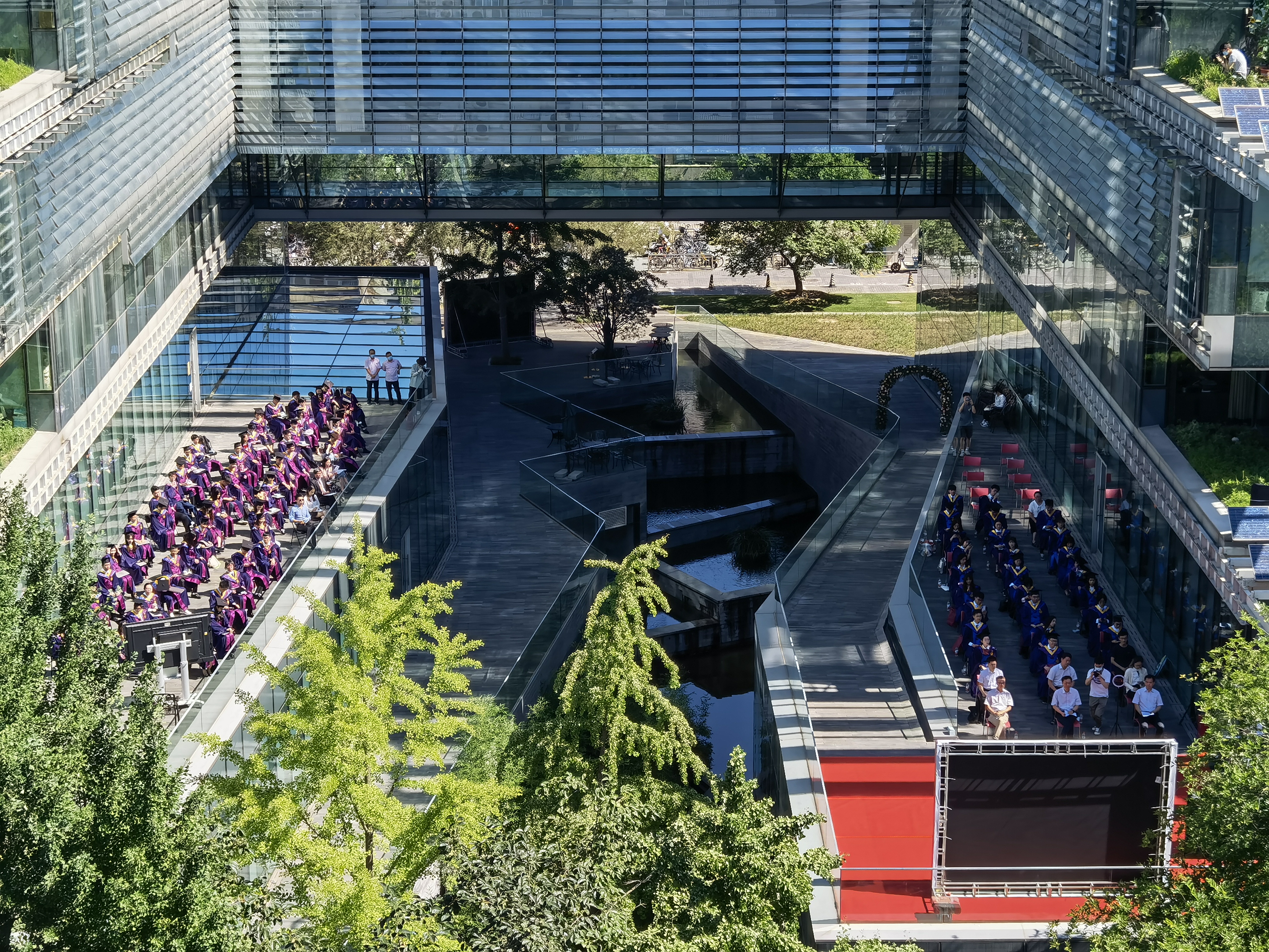 20220624-环境学院举行2022年毕业典礼-韩晨红-环境学院2022年毕业典礼现场jpg 20220624-环境学院举行2022年毕业典礼-韩晨红-环境学院2022年毕业典礼现场jpg