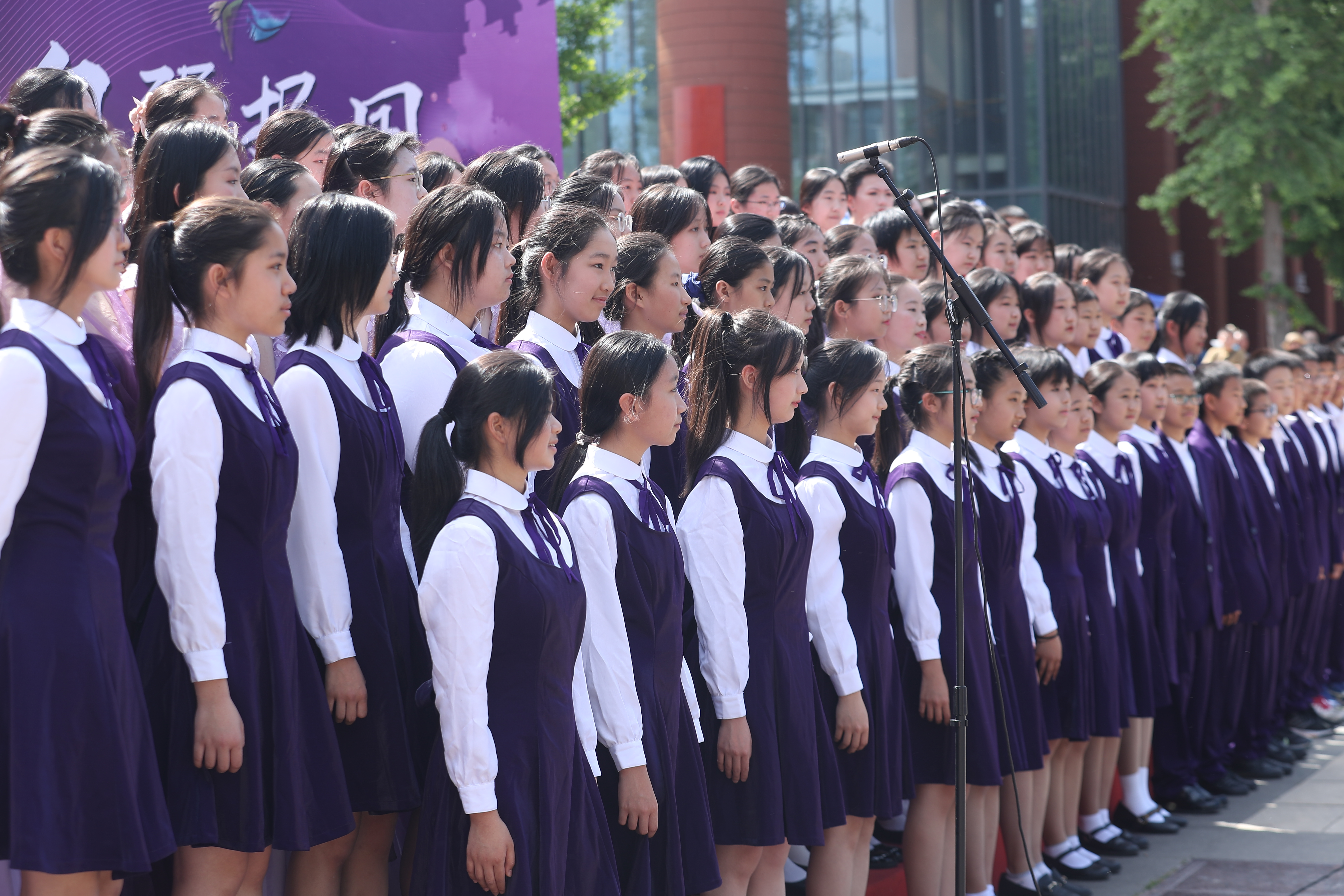 图6清华附中混声合唱团、童声合唱团演唱《予你春风》.JPG