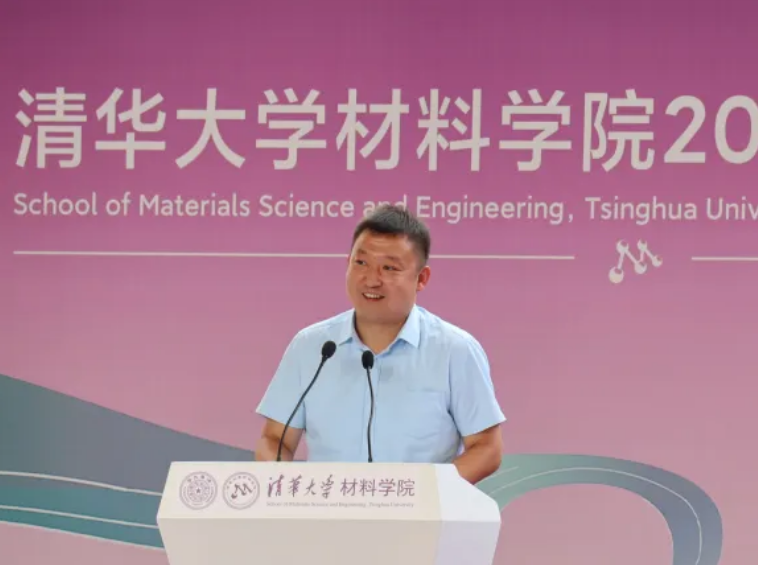 20220626-材子扬帆,征程远航——2022届威尼斯9499登录入口材料学院毕业典礼-骆雨阳-图2 校友王鲁宁发言.png