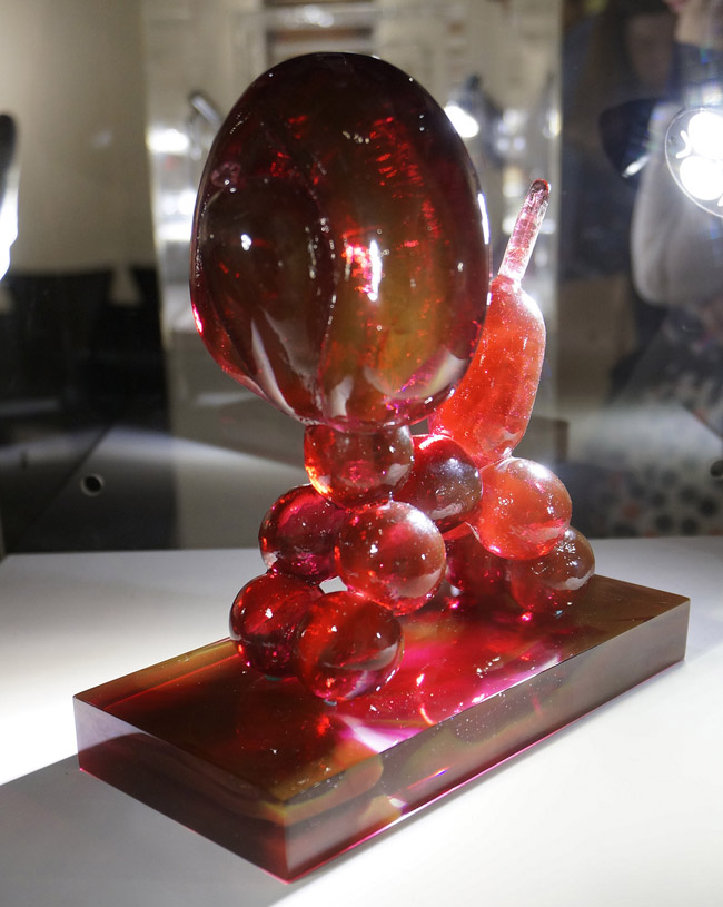 《气球系列a?贵宾狗??-徐伟è??玻璃-20×10×22cm.JPG