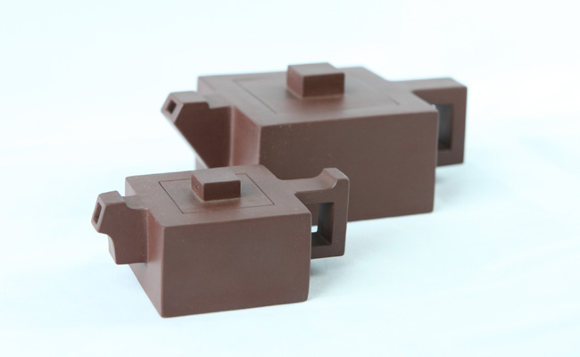 《方的联想??之二 1993?1?14cmx8cmx6cm 10cmx6cmx4.5cm.JPG